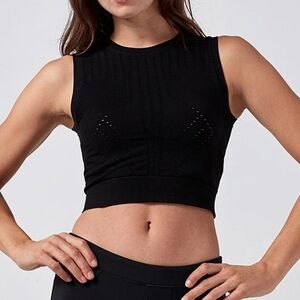 Blanc Noir Infinity Crop - M